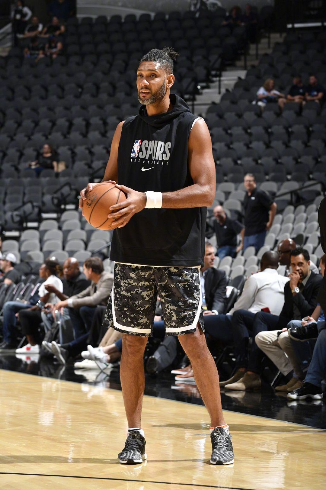 上场时间的 上场时间的