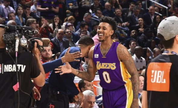 强势队伍不 强势队伍不